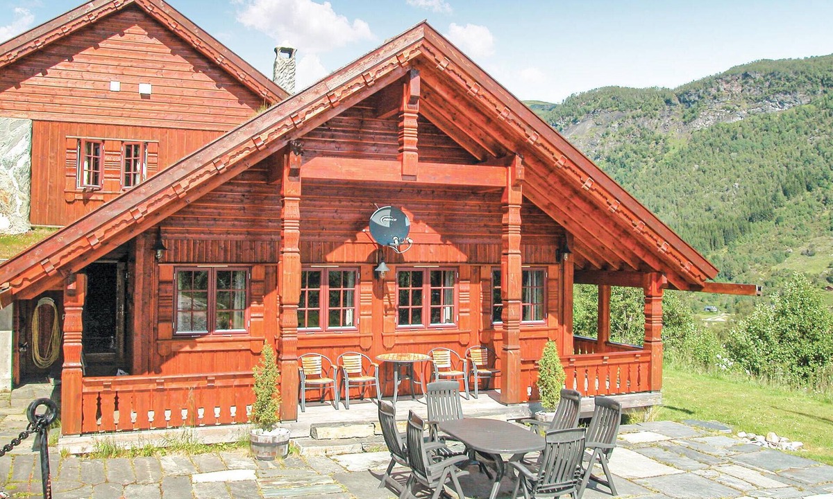 Svidalen House | Gorgeous home in Sogndal with sauna