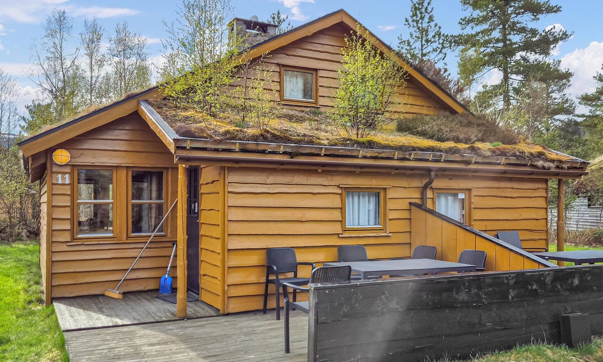 Tjørhom House | Gorgeous home in Tjørhom with sauna