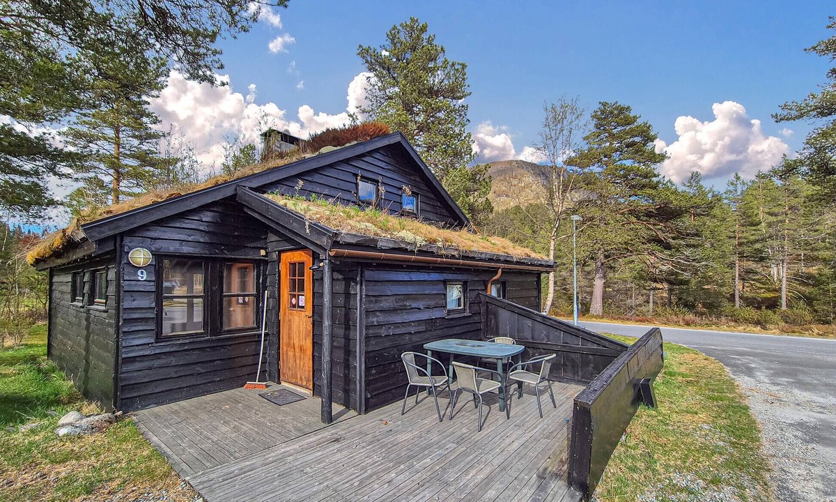 Tjørhom House | Gorgeous home in Tjørhom with sauna