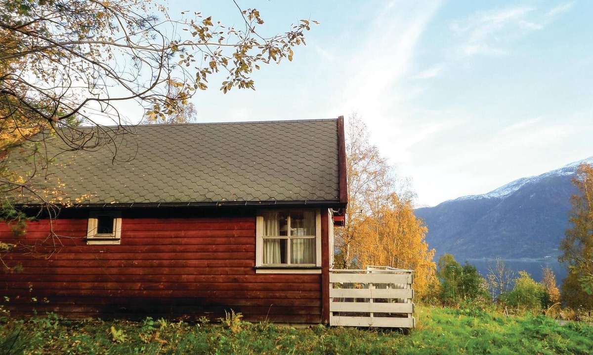 Vallavik House | Gorgeous home in Vallavik with WiFi