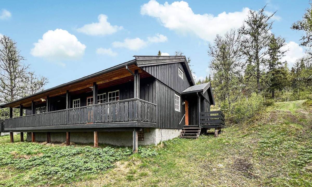 Nord-Fron House | Gorgeous home in Vinstra with sauna