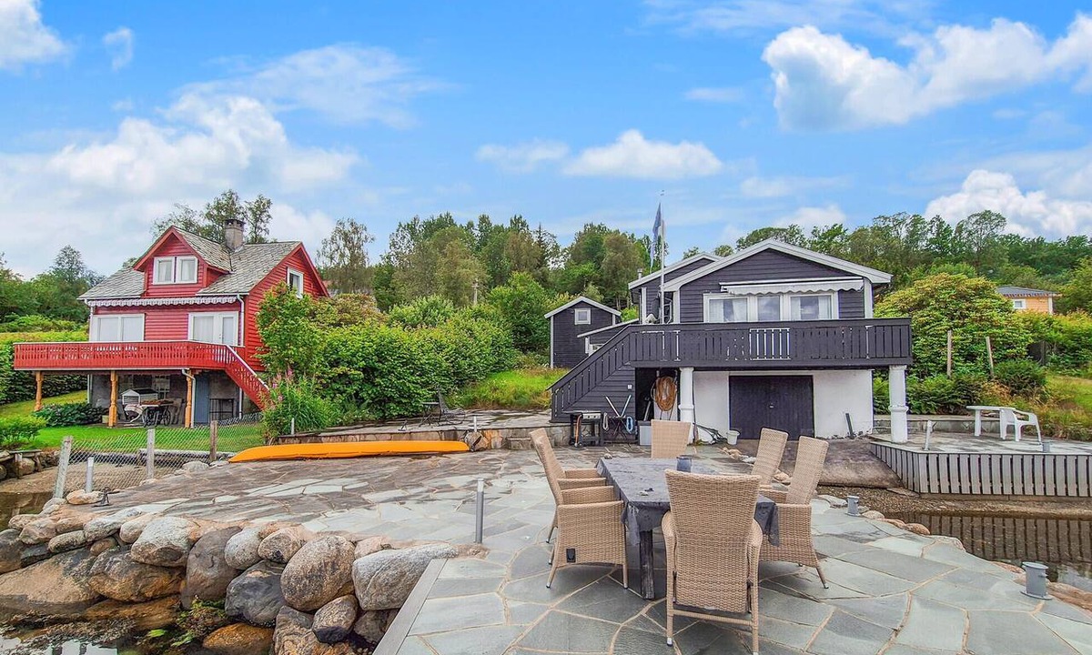 Sveio House | Gorgeous home in Førde i Hordaland with WiFi