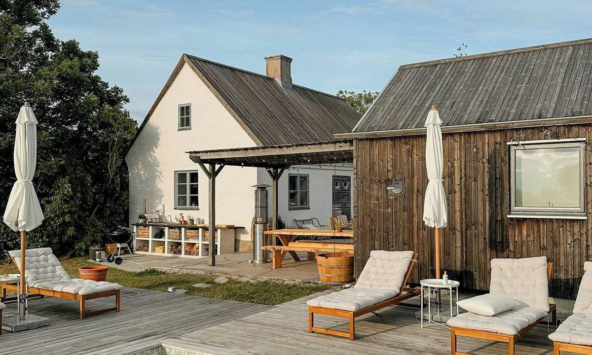 Tingstade House | Gotlandic stone farm with pool near Visby