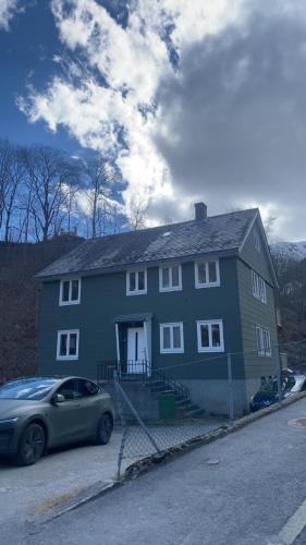Odda House | Green House Odda- The whole house, contains two spacius Trolltunga apartments- Great parking
