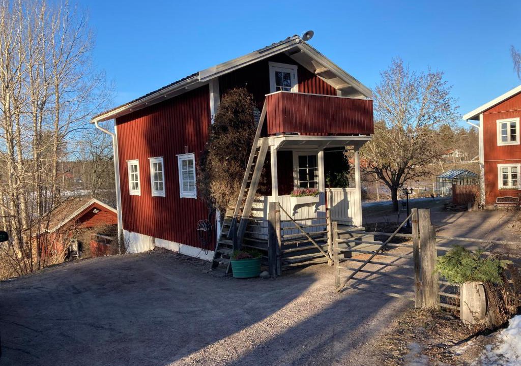 Hogbo Villa | Grindstugan Högbo
