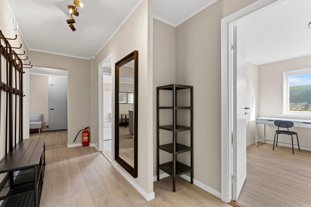 Laksevag Apartment | GT43-101 - Mountain View 2BR with Balcony