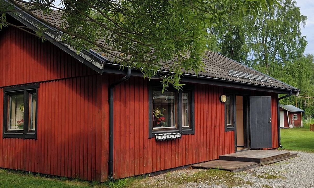 Norrfors House | Guesthouse in an idyllic fishing village, Northern Sweden