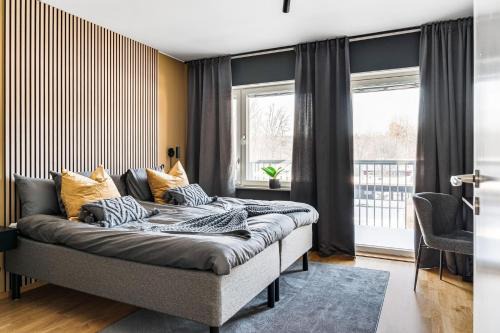 Nykoping Apartment | Guestly Homes - Elite Business Suite