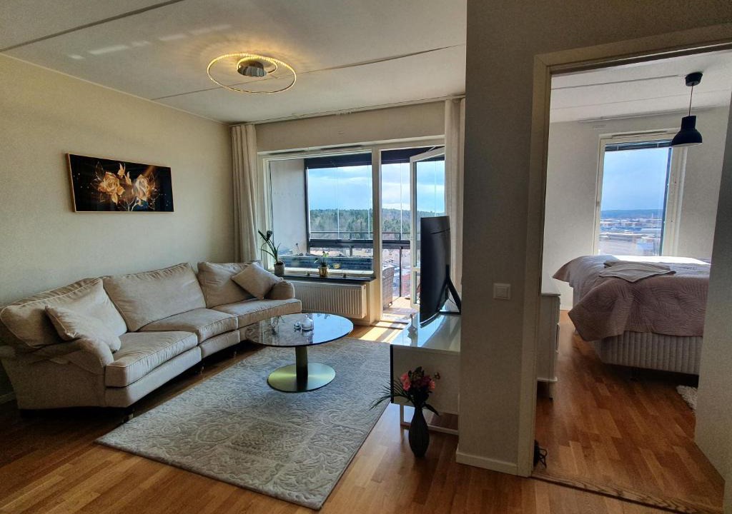 Upplands Vasby Municipality Apartment | Högst up