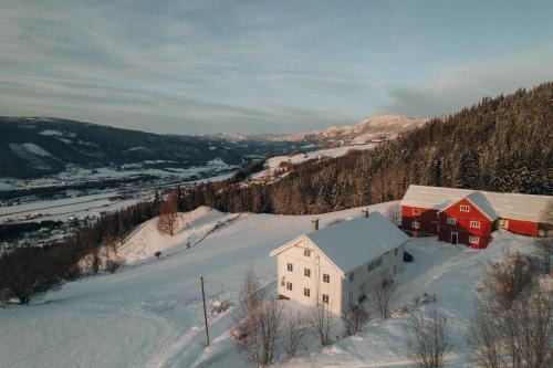 yer House | Hafjell Farmhouse with EV outlet