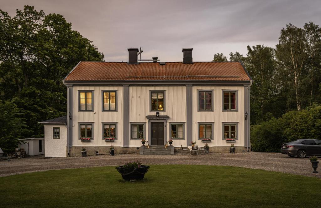 Nora Villa | Hagby Herrgård 8ppl jacuzzi, private garden