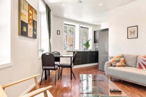 Sandviken Apartment | Harbour - 1BR Apartment