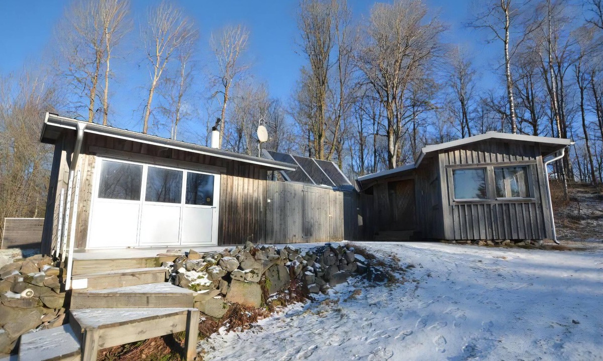 Gislaved Cottage | Here you live close to the lake and the forest!