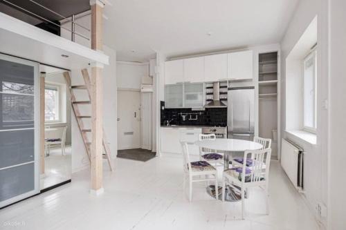 Keskinen District Apartment | HHH Charming studio with excellent location