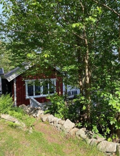 Stromstad O House | Hilltop fjord cottage