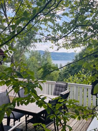 Stromstad O House | Hilltop fjord cottage
