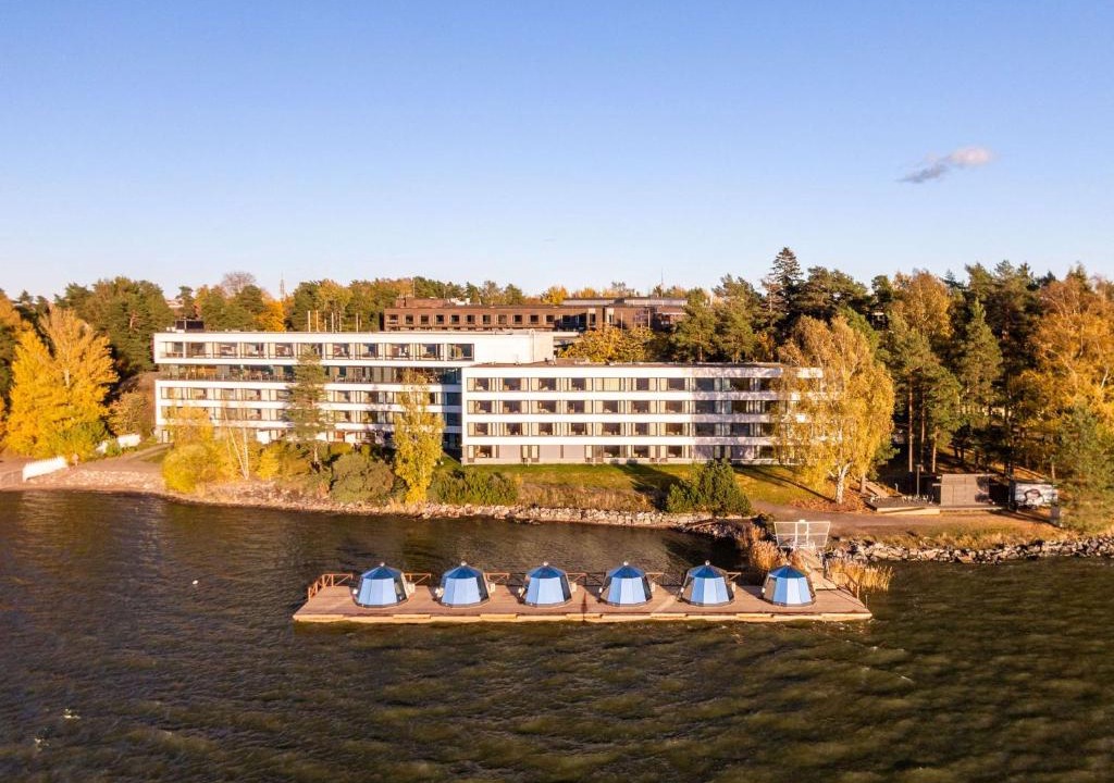 Lantinen District Hotel | Hilton Helsinki Kalastajatorppa