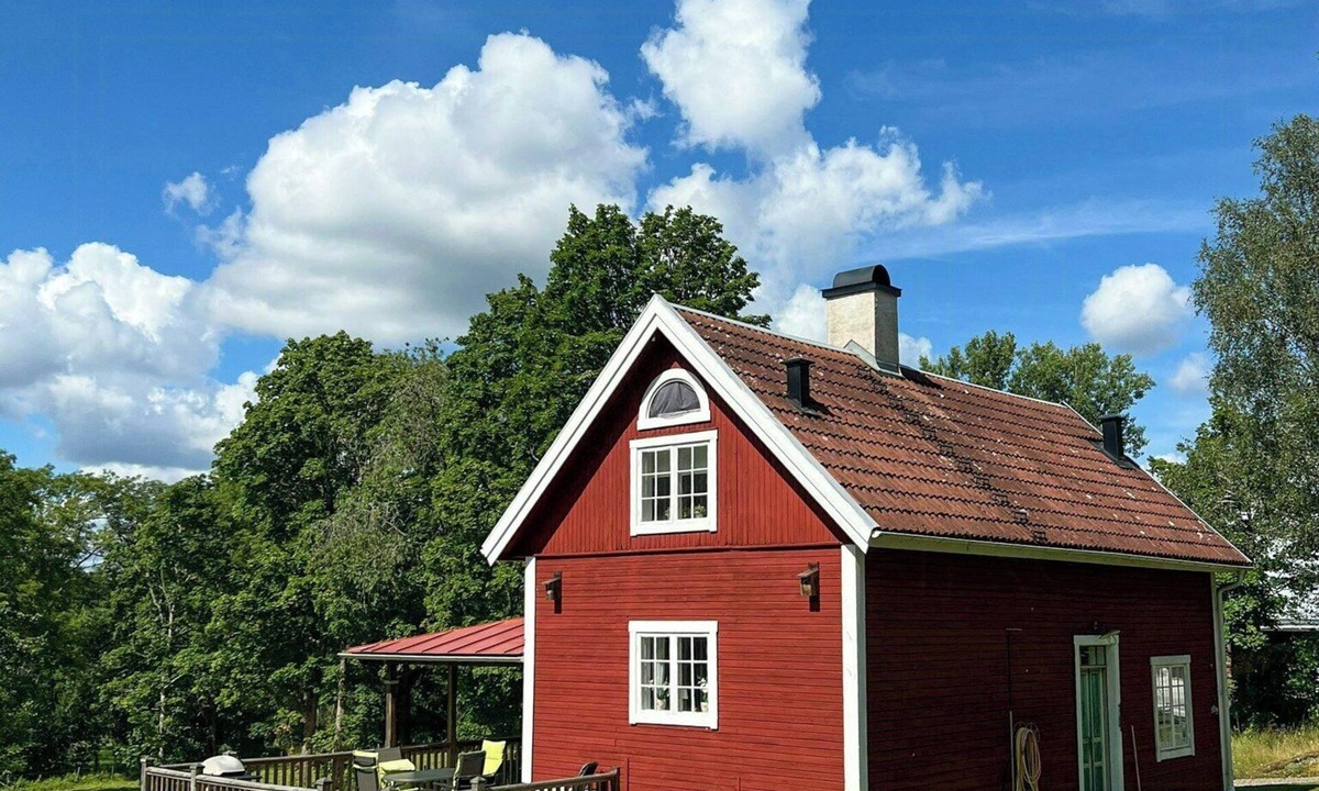Hult House | Historic dock house in the heart of Småland
