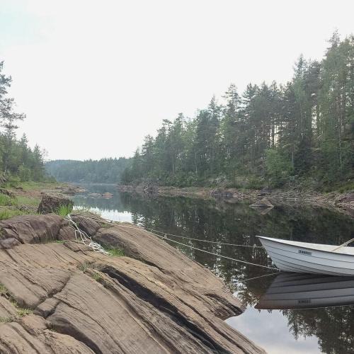 Eidsberg House | Historic Forest Cabin By Lake Steinsvannet