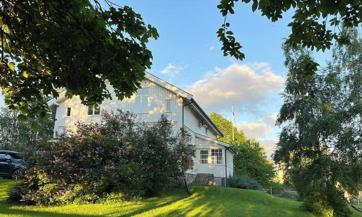 Gjovik House | Historic property in idyllic Snertingdal