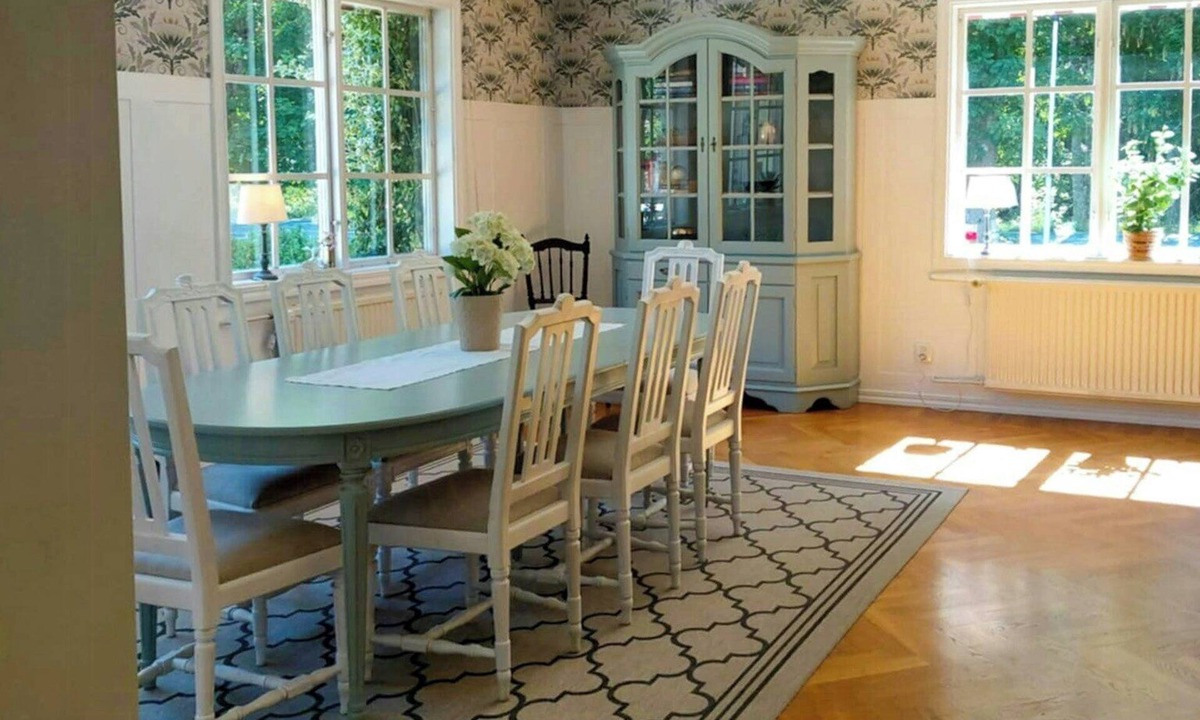 Vetlanda House | Historic school in scenic Småland