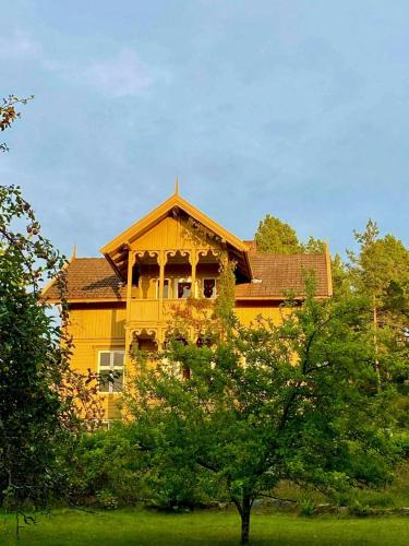 Nesoddtangen House | Historical Cabin At Flaskebekk