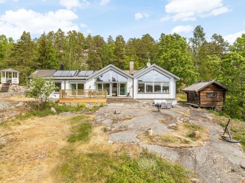Skaftet House | Holiday Home Bergstigen Gunnebo by Interhome