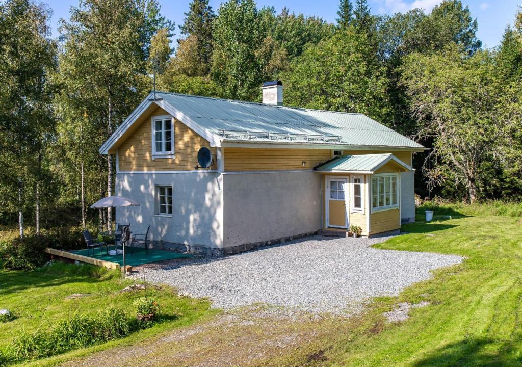 Filipstad House | Holiday Home Bolhyttan by Interhome