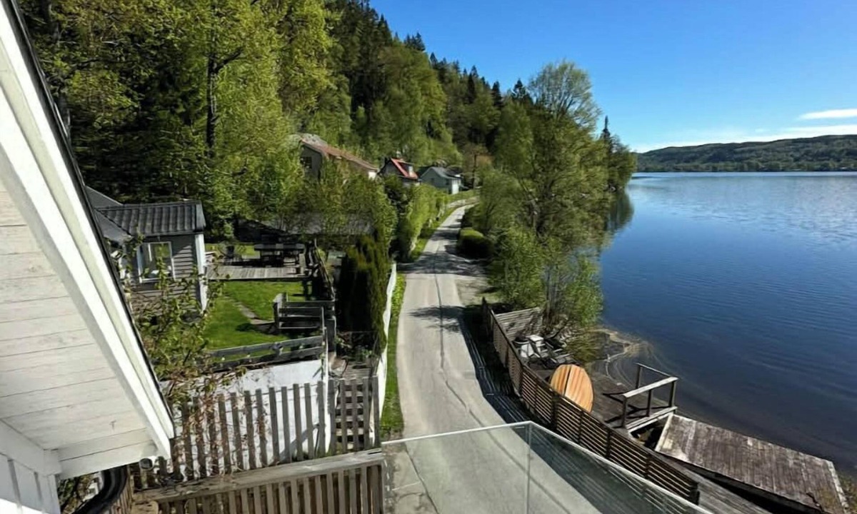 Boras Municipality Cottage | Holiday home by lake