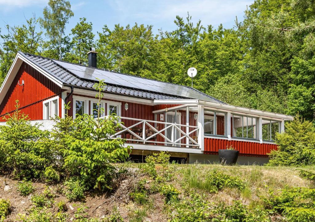 Olofstrom House | Holiday Home Erikstorp 143 by Interhome