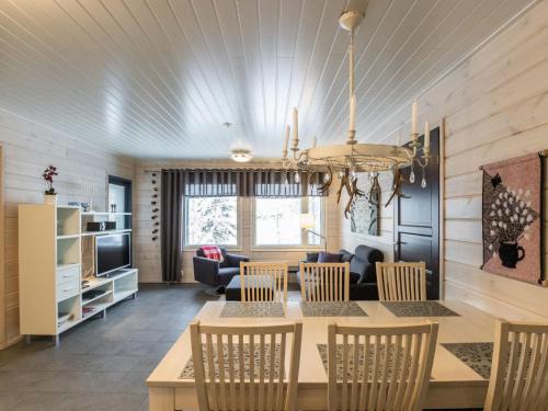 Akaslompolo House | Holiday Home Hil-lak-ka ii as 5 by Interhome