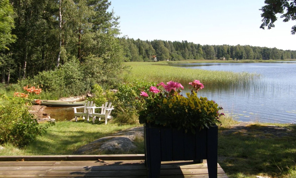 Saffle Municipality House | Holiday home in Värmland by the lake