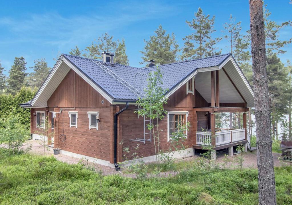 Isnas House | Holiday Home Joutsen by Interhome