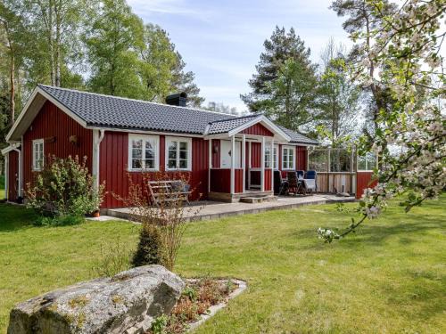 Kalv House | Holiday Home Klägghult by Interhome