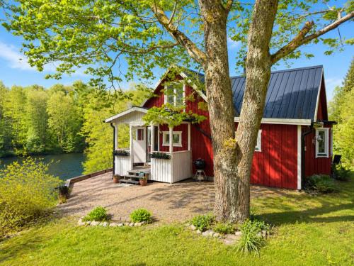 Knared House | Holiday Home Knäredsdrömmen by Interhome