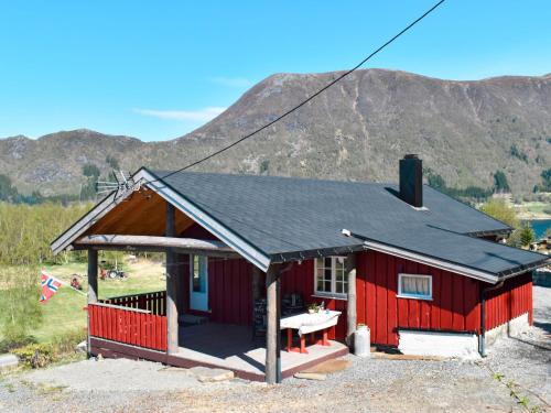 Aheim House | Holiday Home Lenebu by Interhome