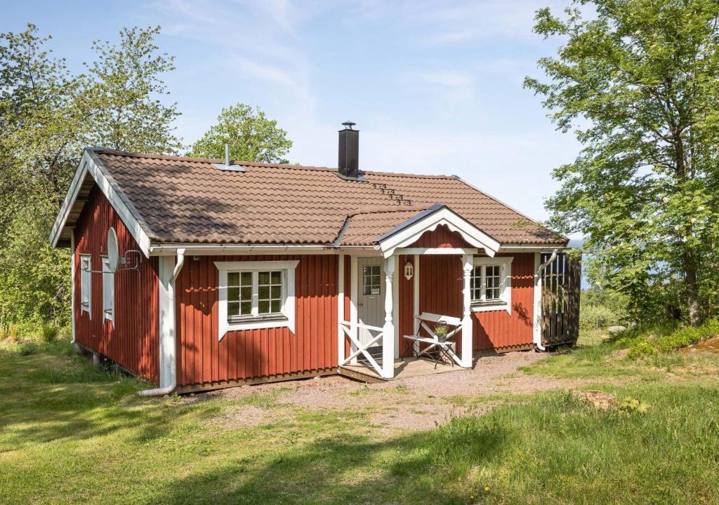 Tibro House | Holiday Home Lunnekullen by Interhome