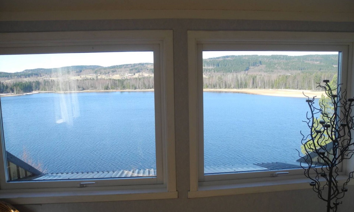 Sunne Municipality House | Holiday home right on the shore of Lake Rottnen