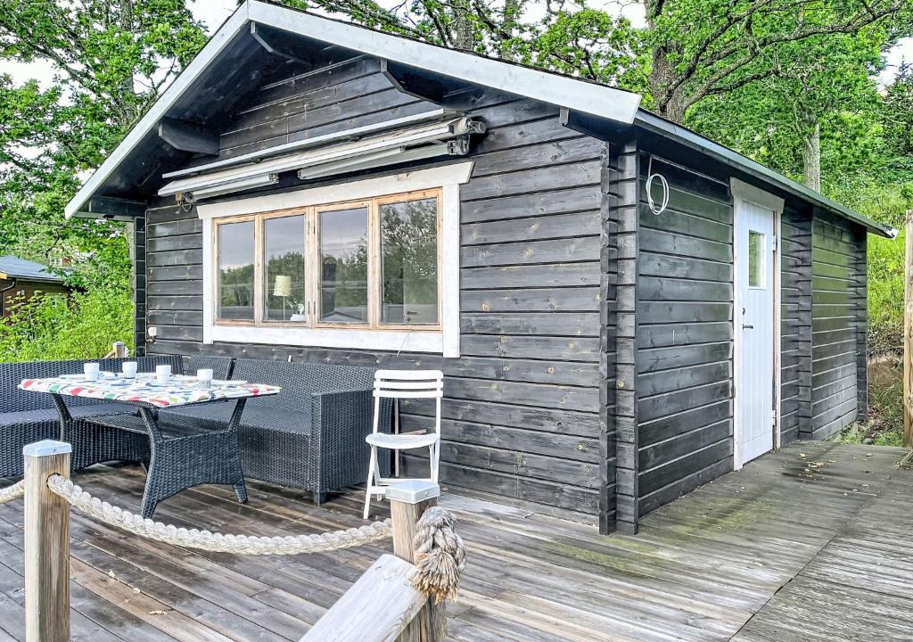 Kvillsfors House | Holiday Home Sjöarpstugan by Interhome