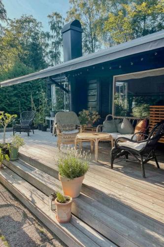 Hjarnarp House | Holiday Home With Private Garden In Ugglehult