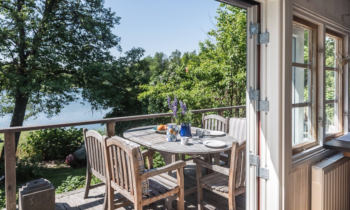 Varmdo House | Holidays in the Stockholm archipelago 20 meters from the sea