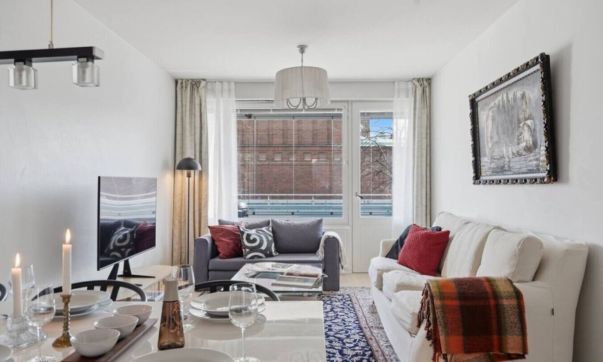 Punavuori Apartment | Home Spa | Balcony | EV Parking | 200m Tram | 3BR