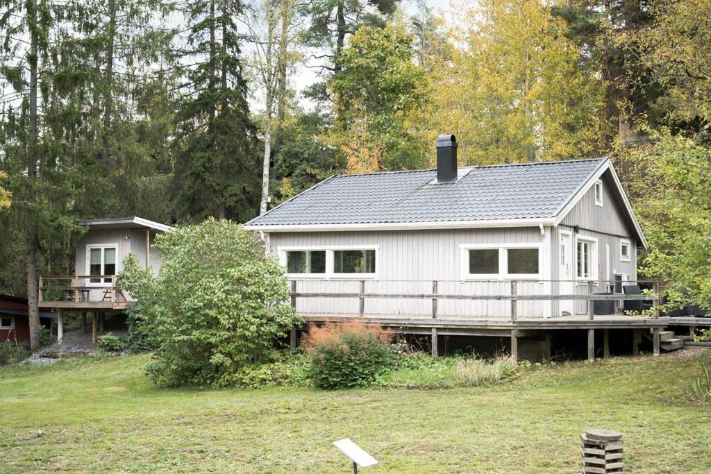 Vidja House | house 20min from sthlm c, 250meters to lake