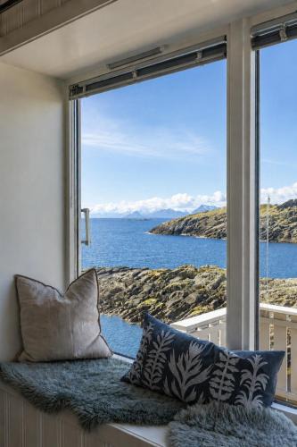 Henningsvaer House | House in Henningsvær with amazing views