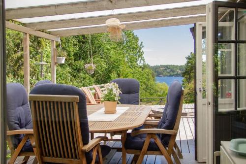 Dalaro Villa | House with its own jetty, high standard - Dalarö