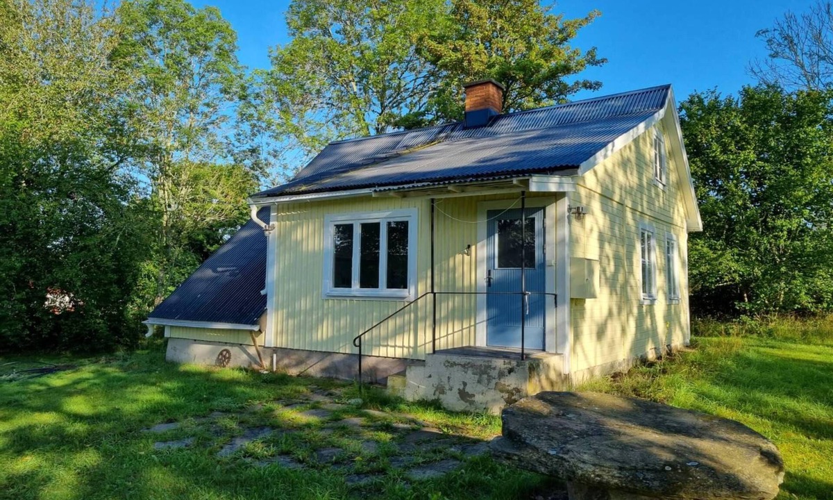 Ruda House | Hus Blommenhöns - Swedish house with fast internet & animals in Småland