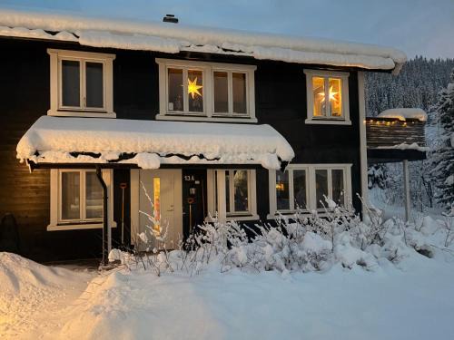 Hemsedal Apartment | Hus i Hemsedal sentrum, nær skianlegget - 3 sov og 7 sengeplasser