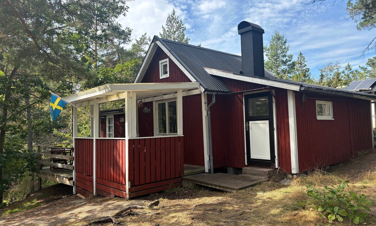 Hogsby House | Hus Sinnermåla – Forest Cabin by Lake Sinnern in Småland