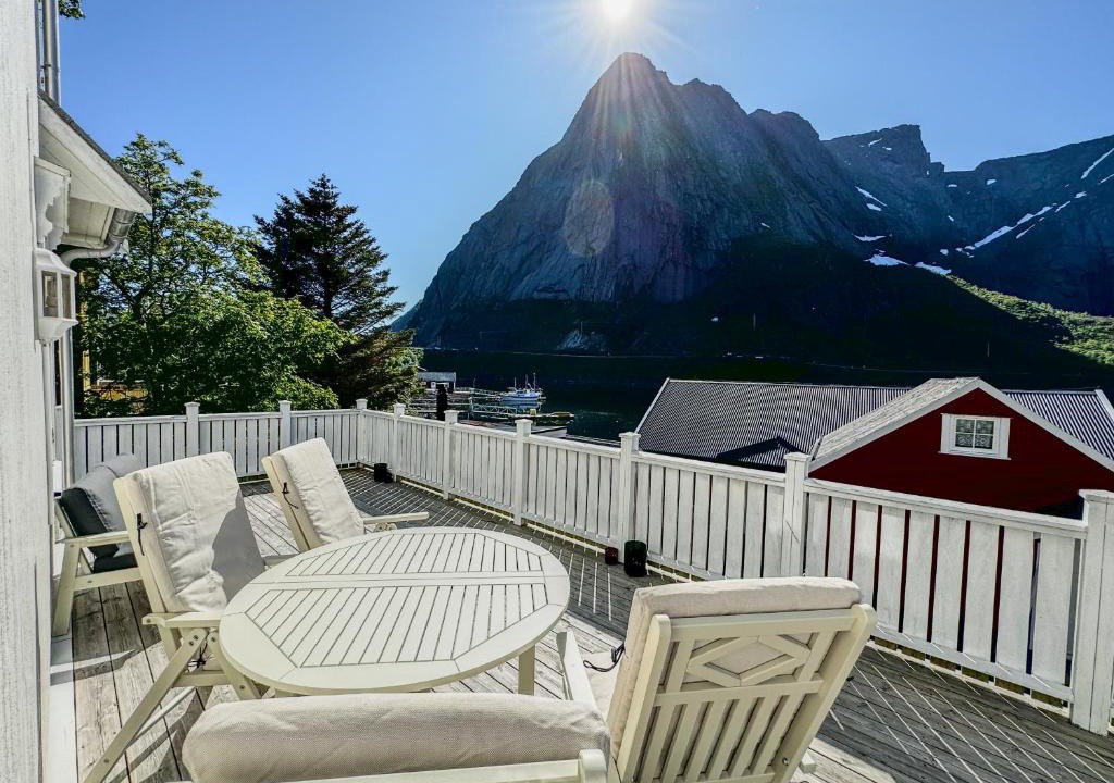 Reine Villa | Husly Reine - your home with Reinebringen view