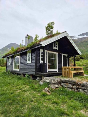 Orsta House | Hytta på Kvia, Rognestøyldalen - Sæbø